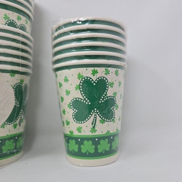 Vintage Hallmark 48 Paper Party Cups St. Patrick's Day 9oz Shamrock 8 Packs of 6 - Picture 2 of 7